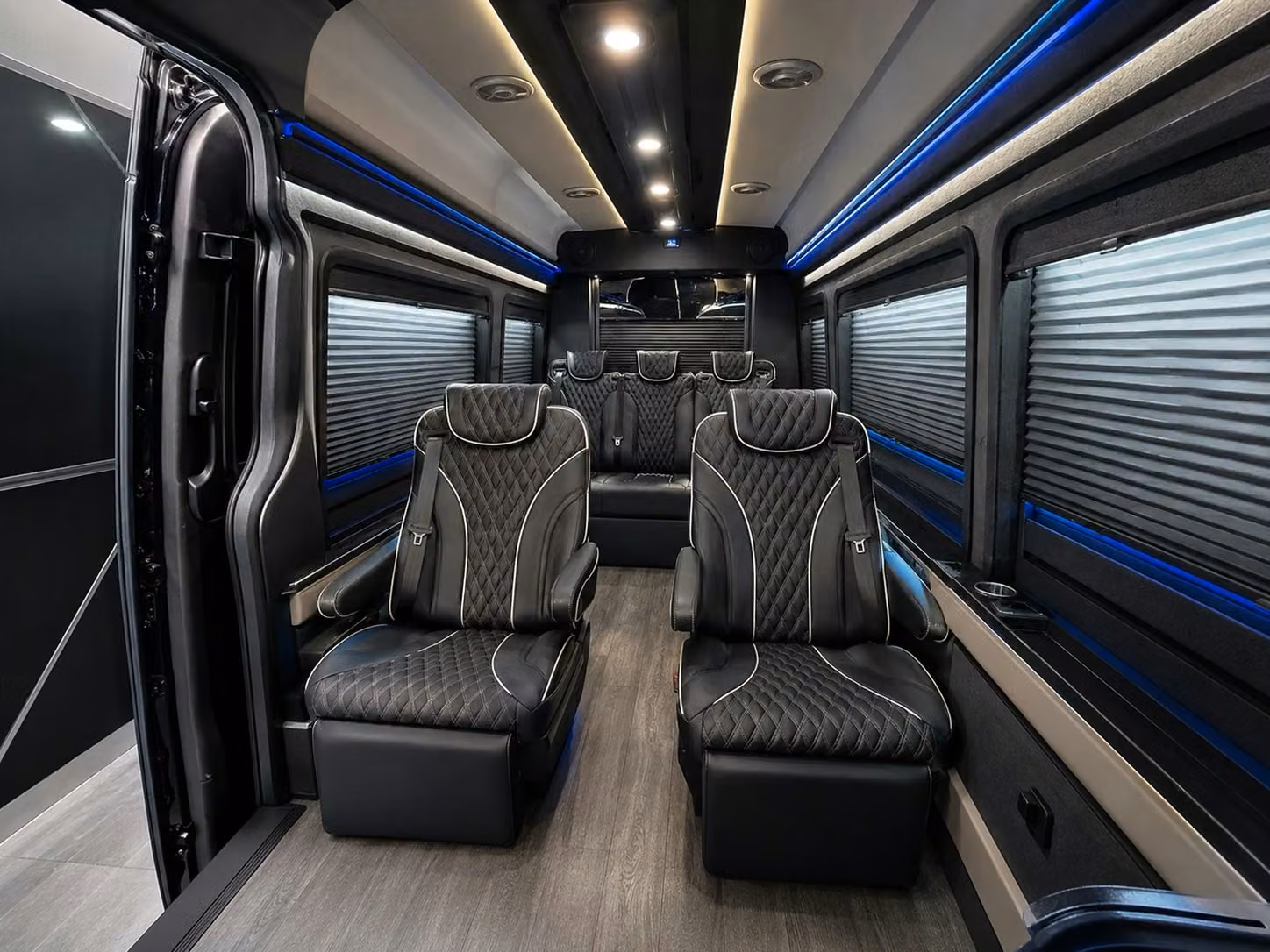 choosing the right bus size for your riverside airport transfer matters here is how to pick